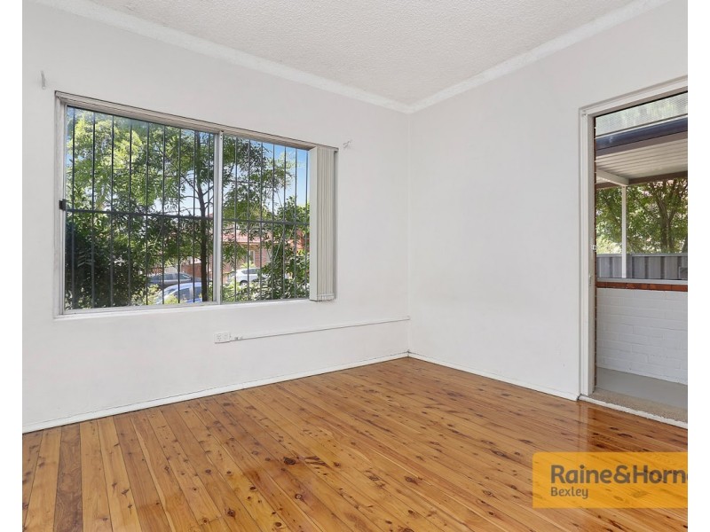 2/33 Claremont Street, Campsie NSW 2194