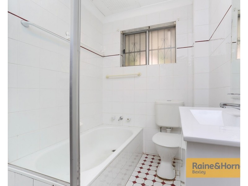 2/33 Claremont Street, Campsie NSW 2194