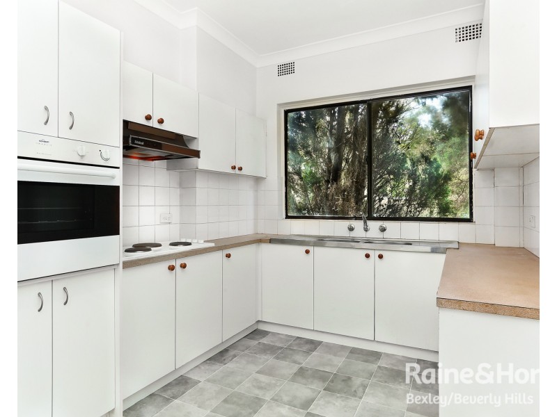 2/376 Railway Parade, Carlton NSW 2218