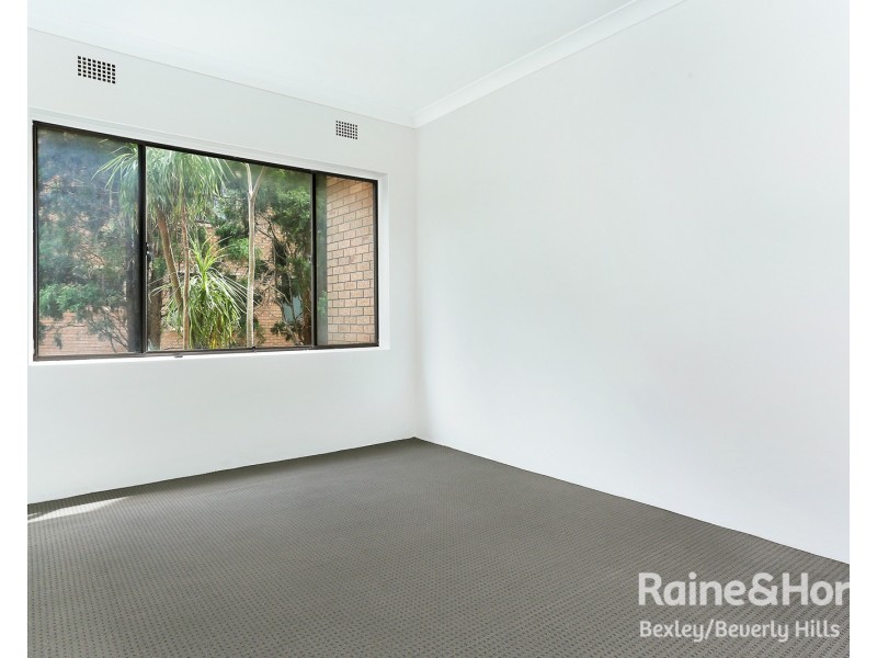 2/376 Railway Parade, Carlton NSW 2218