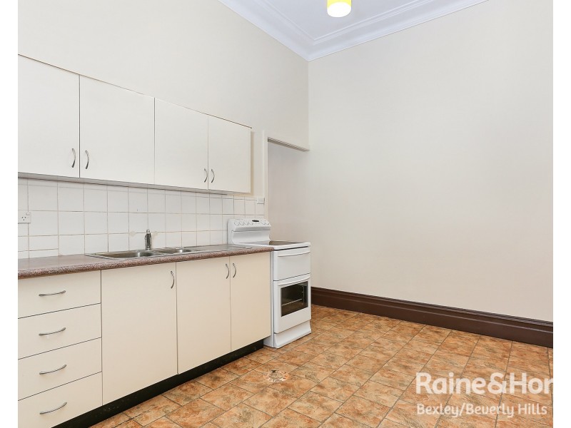 2/51 Gloucester Road, Hurstville NSW 2220