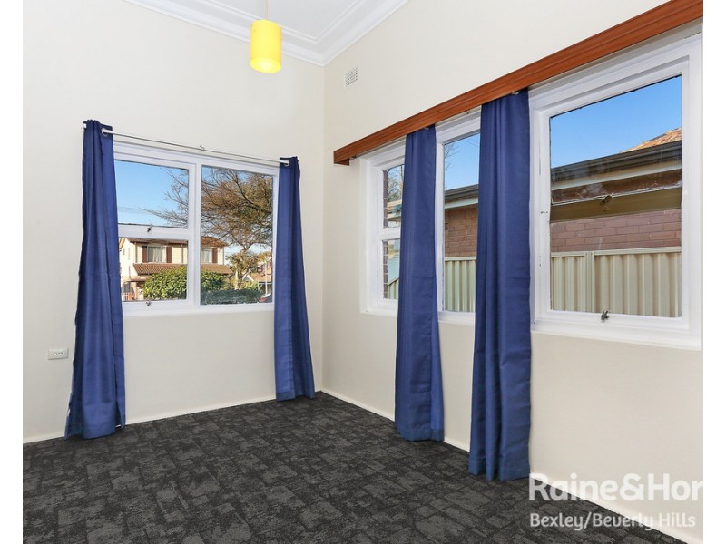2/51 Gloucester Road, Hurstville NSW 2220