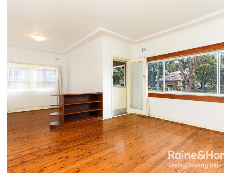 1/8 Glenwall Street, Kingsgrove NSW 2208