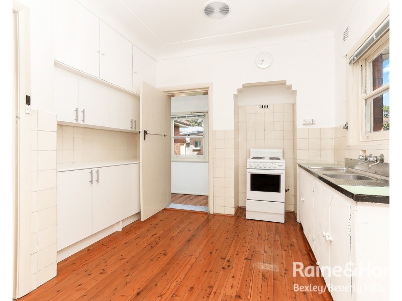 1/8 Glenwall Street, Kingsgrove NSW 2208