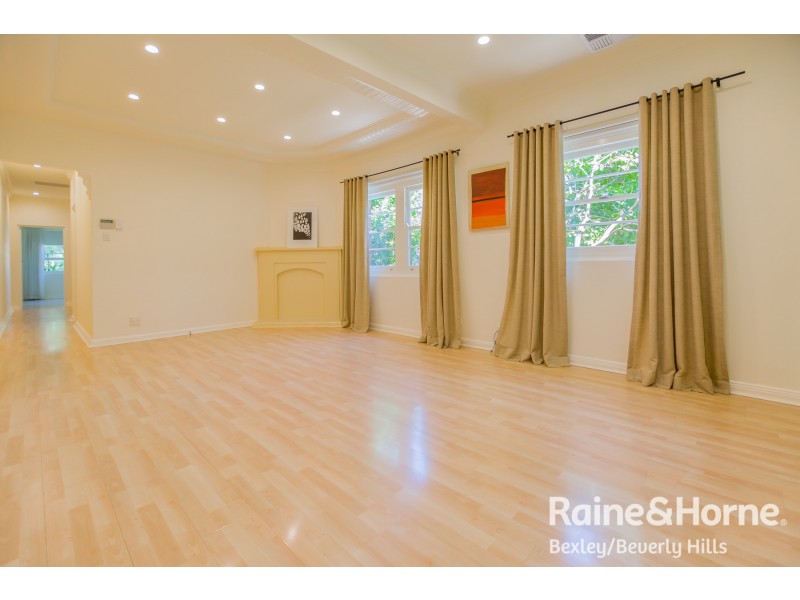 15a Australia Street, Hurstville NSW 2220