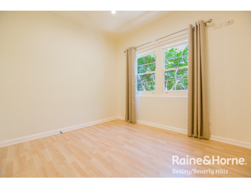 15a Australia Street, Hurstville NSW 2220