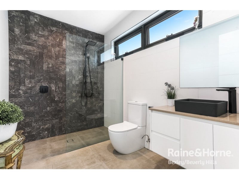 2c Carbethon Crescent, Beverly Hills NSW 2209