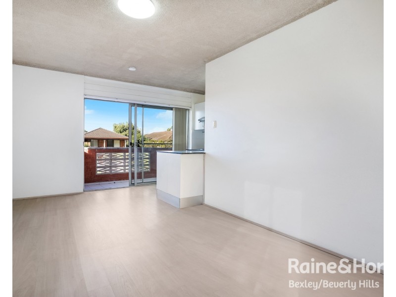 3/15 Gloucester Road, Hurstville NSW 2220