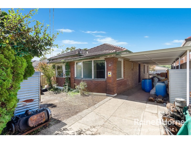 11 Cooloongatta Rd, Beverly Hills NSW 2209
