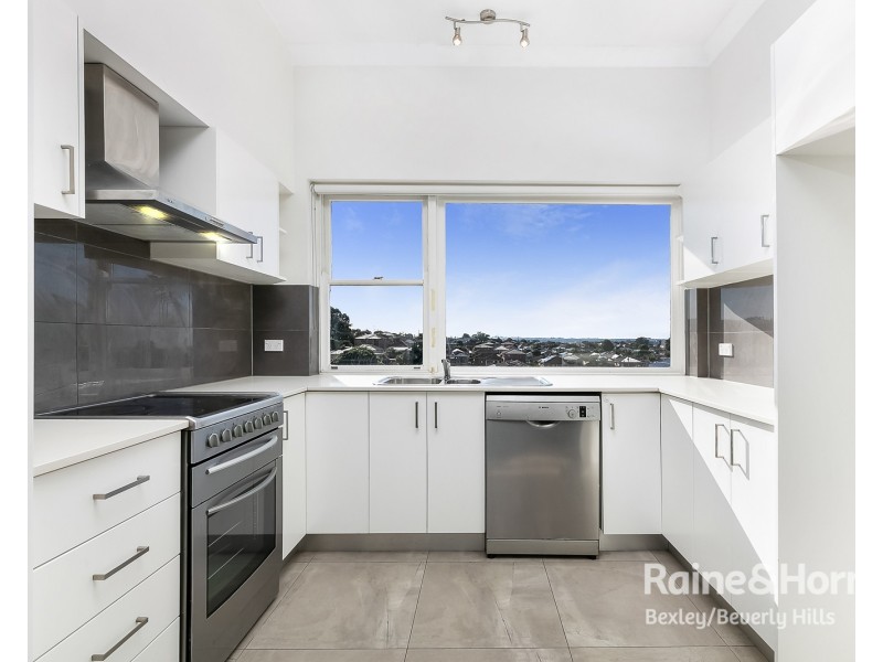 2/64 Cronulla Street, Carlton NSW 2218