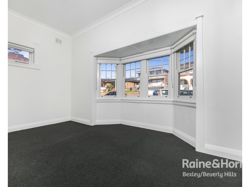 2/64 Cronulla Street, Carlton NSW 2218