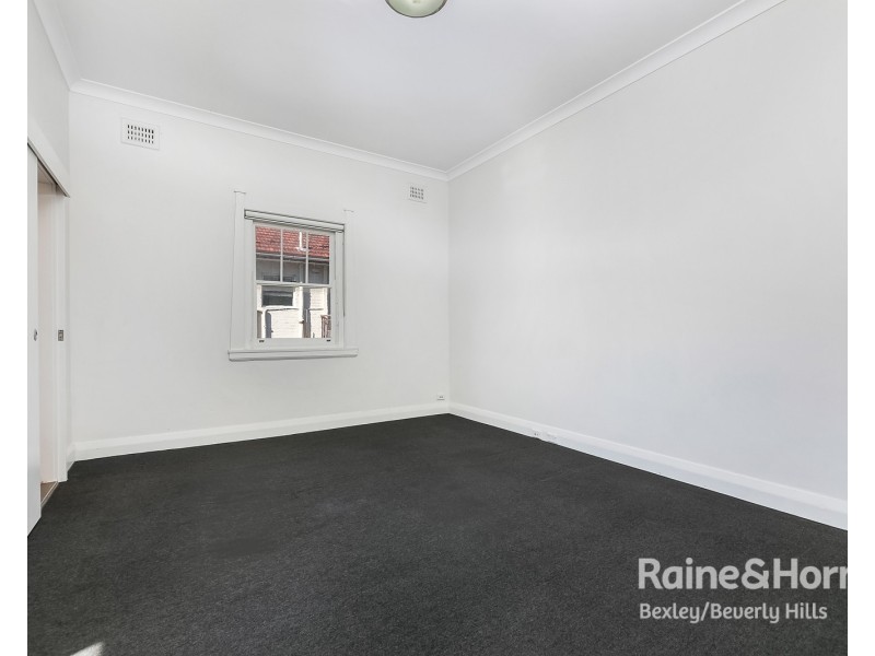 2/64 Cronulla Street, Carlton NSW 2218
