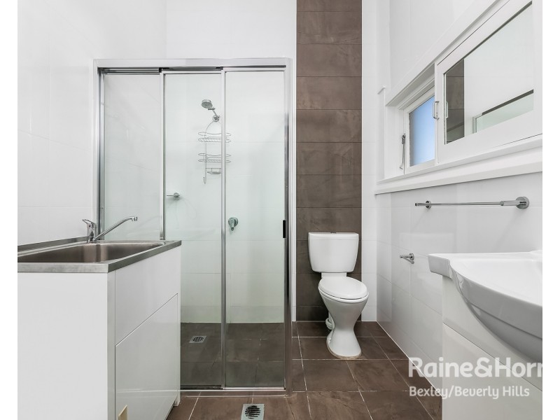 2/64 Cronulla Street, Carlton NSW 2218