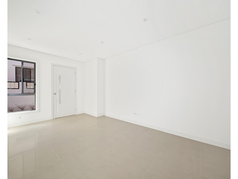 1/1 Grove Avenue, Narwee NSW 2209