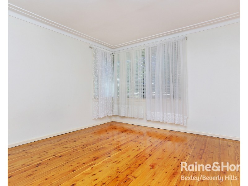 10 Vaughan Street, Blakehurst NSW 2221
