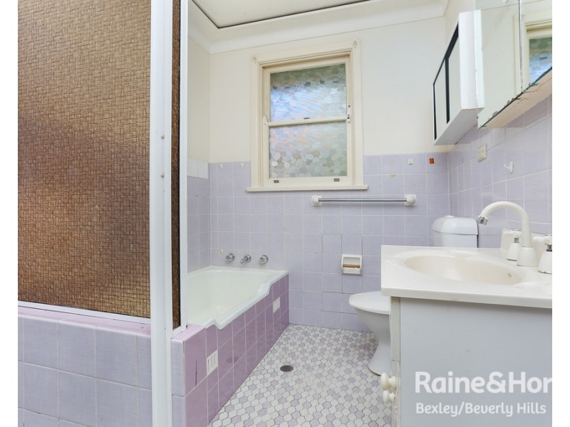 10 Vaughan Street, Blakehurst NSW 2221