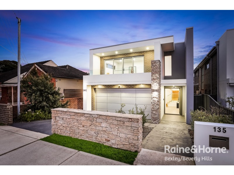 135 Belmore Road, Peakhurst NSW 2210