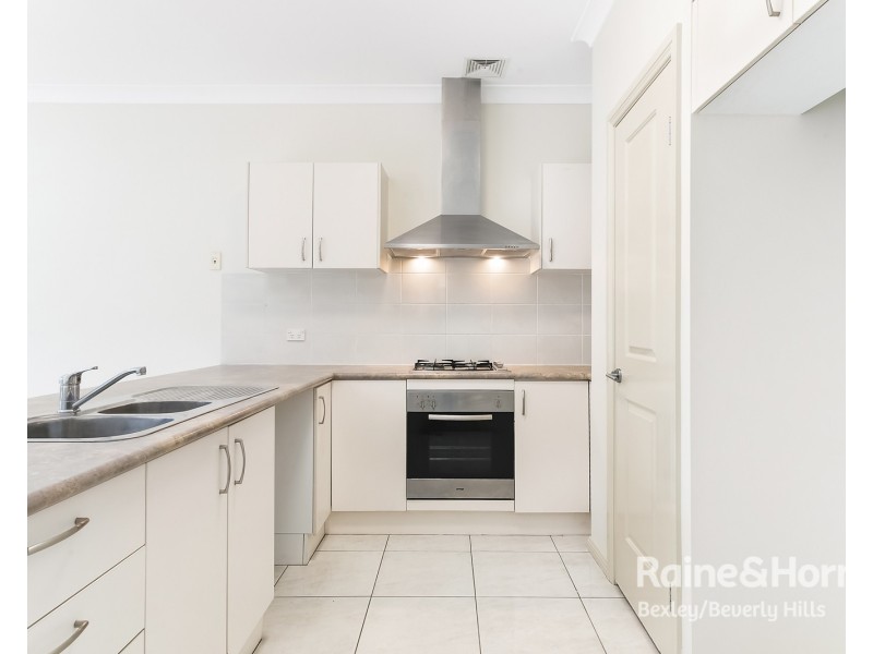 6a Mavis Avenue, Peakhurst NSW 2210