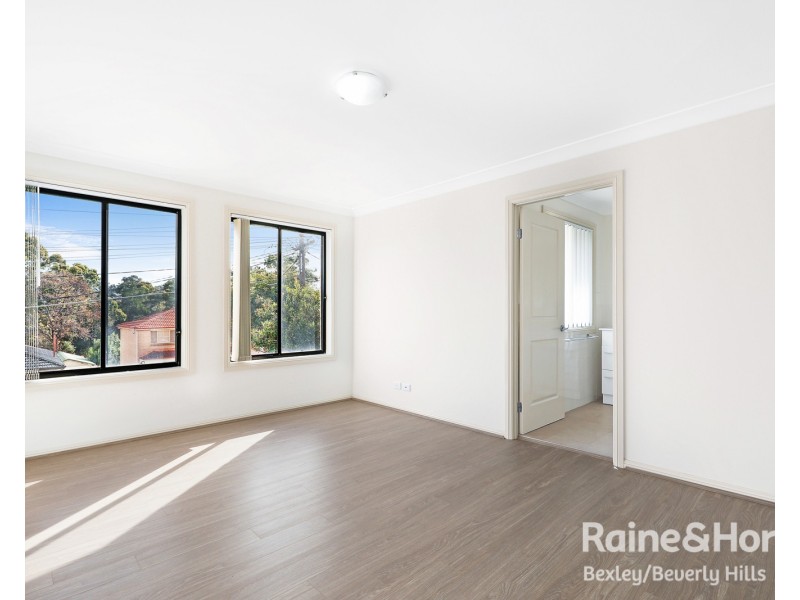 6a Mavis Avenue, Peakhurst NSW 2210