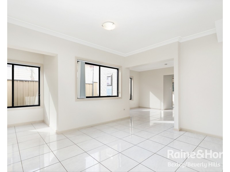6a Mavis Avenue, Peakhurst NSW 2210