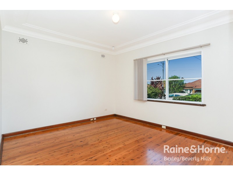 28 Ponyara Road, Beverly Hills NSW 2209