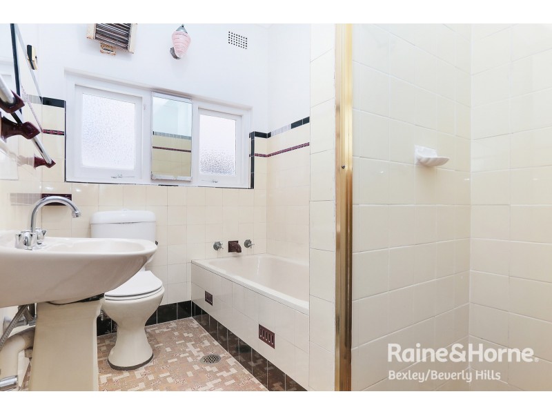 28 Ponyara Road, Beverly Hills NSW 2209