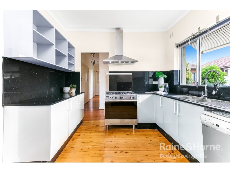 2 Kings Place, Beverly Hills NSW 2209