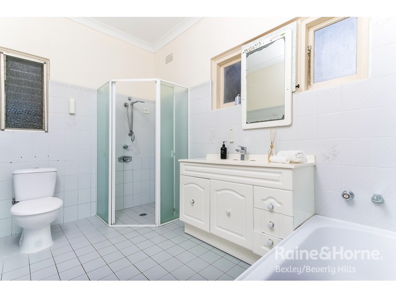 2 Kings Place, Beverly Hills NSW 2209