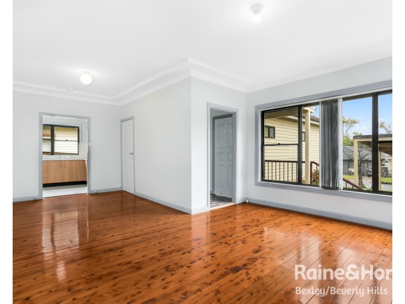 71 Glamis Street, Kingsgrove NSW 2208