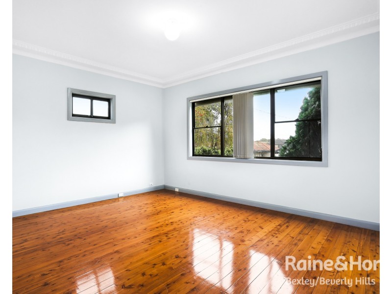 71 Glamis Street, Kingsgrove NSW 2208