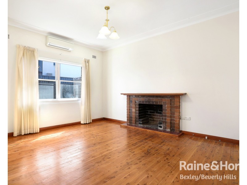 38 Simmons Road, Kingsgrove NSW 2208