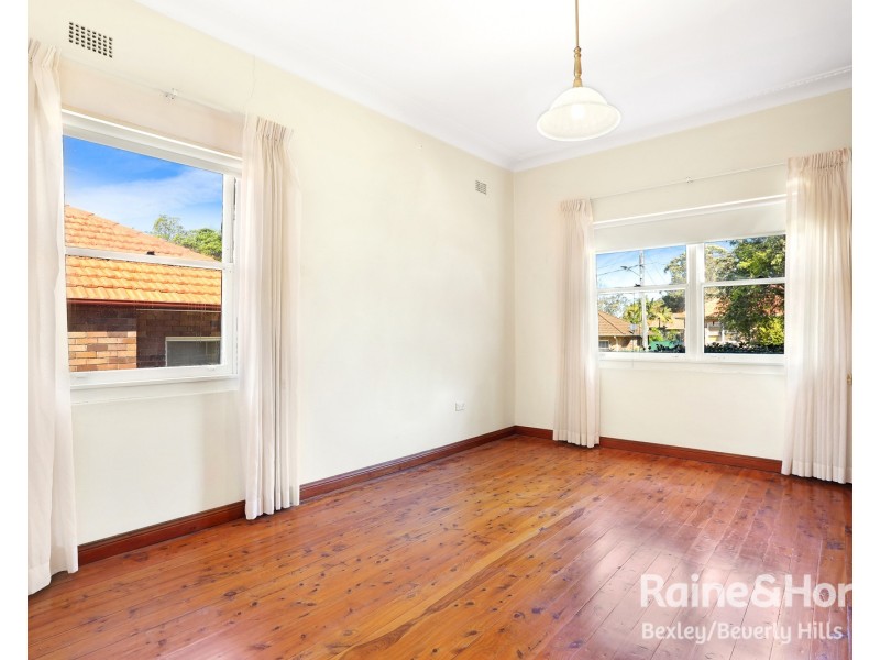 38 Simmons Road, Kingsgrove NSW 2208