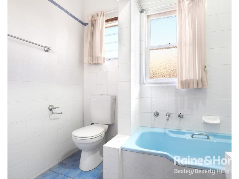 38 Simmons Road, Kingsgrove NSW 2208