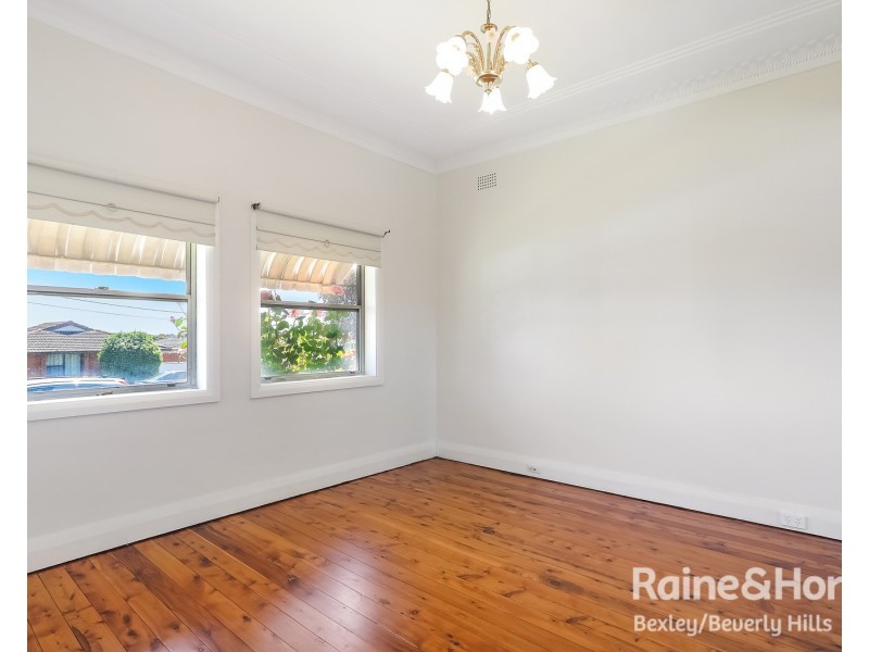 4 Narramore Street, Kingsgrove NSW 2208
