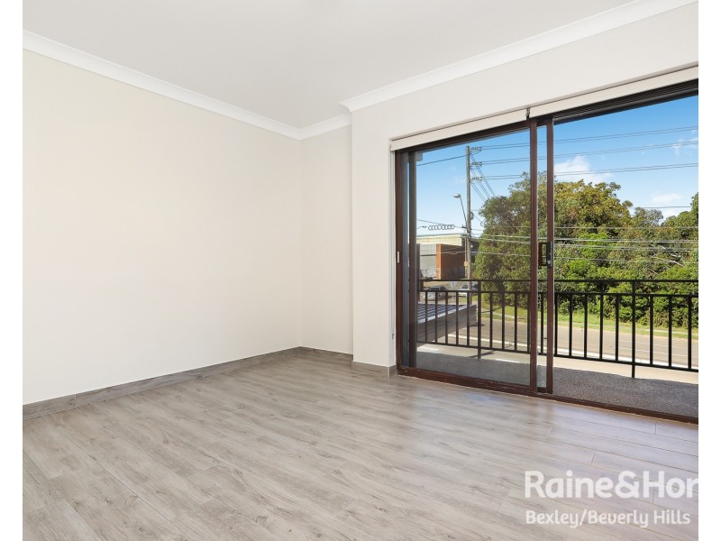 1/55 Captain Cook Drive, Caringbah NSW 2229