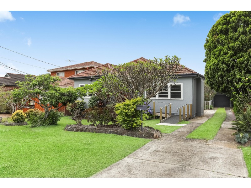 19 Flora Street, Beverly Hills NSW 2209
