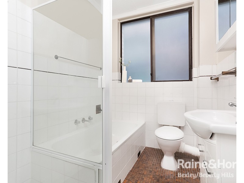 5/64 Hampton Court Road, Carlton NSW 2218