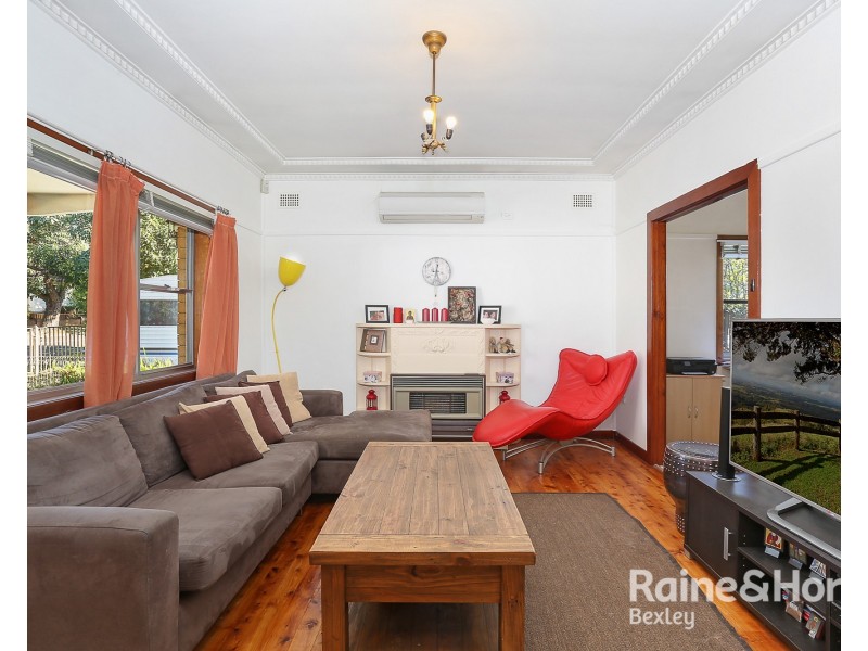 92 Stoddart Street, Roselands NSW 2196