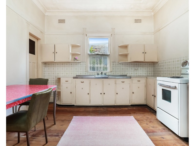 8 Besborough Avenue, Bexley NSW 2207