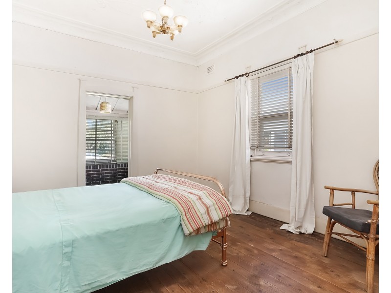 8 Besborough Avenue, Bexley NSW 2207