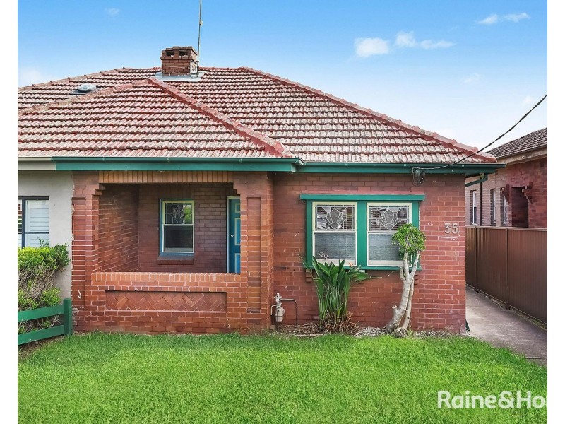 35 Jubilee Avenue, Carlton NSW 2218