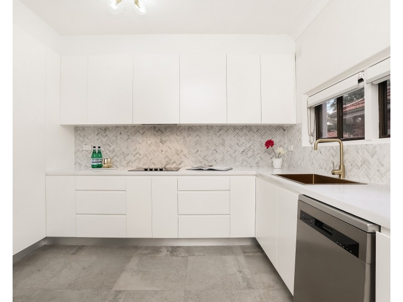 18 Bennett Street, Kingsgrove NSW 2208