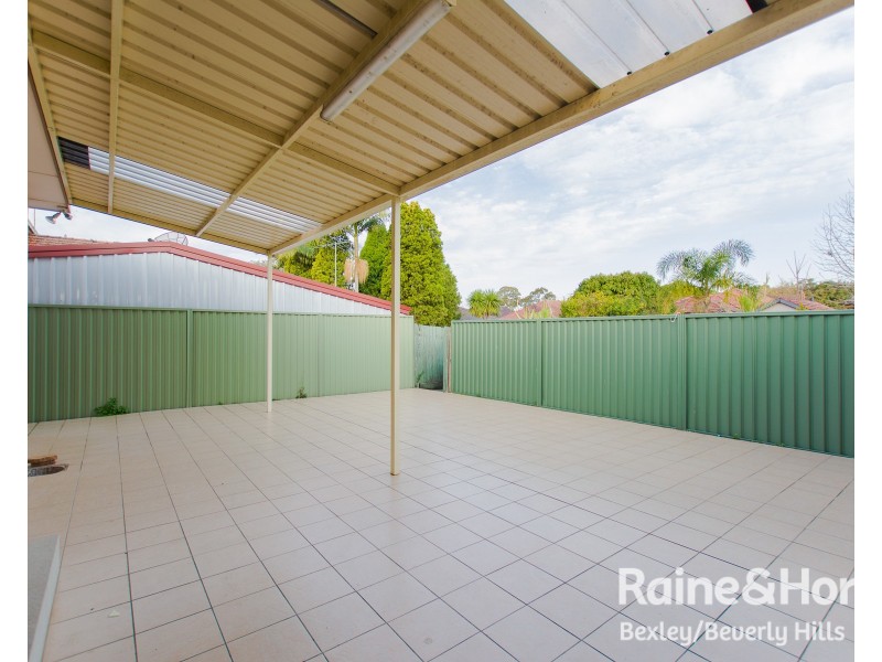 15 Frederick Ave, Beverly Hills NSW 2209