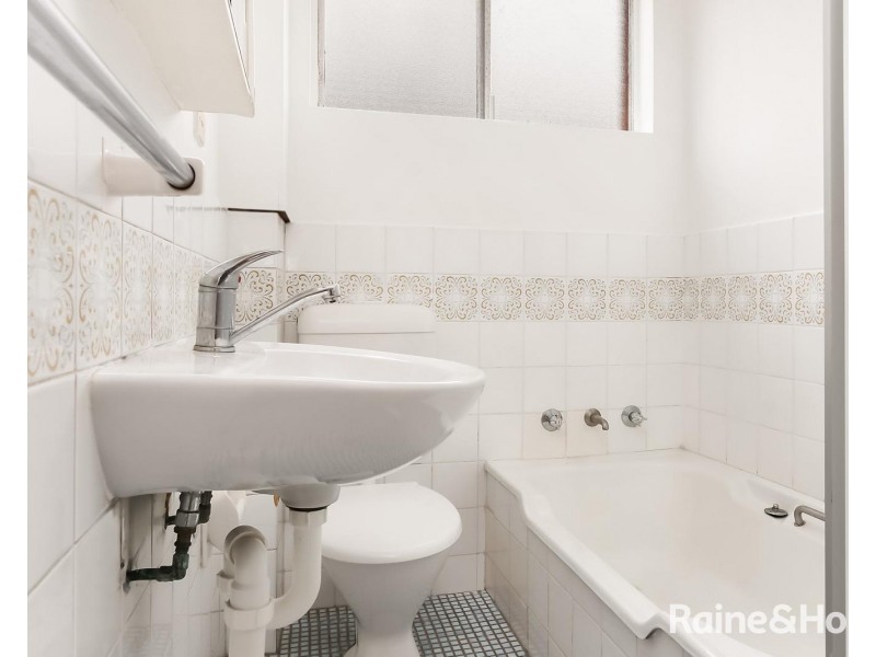 15/11 St Albans Road, Kingsgrove NSW 2208