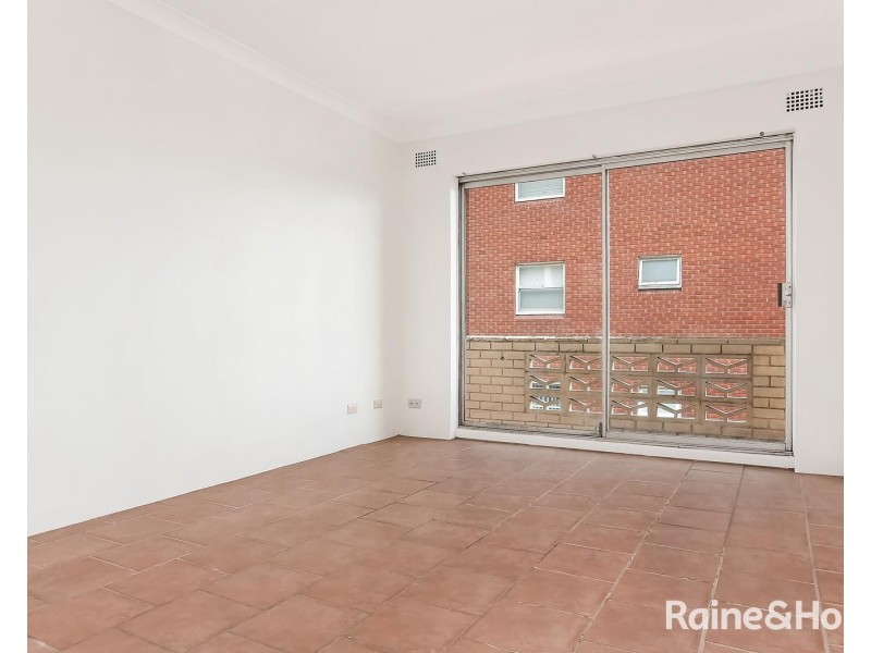 15/11 St Albans Road, Kingsgrove NSW 2208