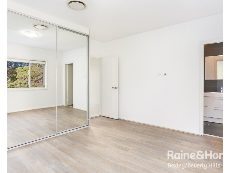 4/30 Pheasant Street, Canterbury NSW 2193