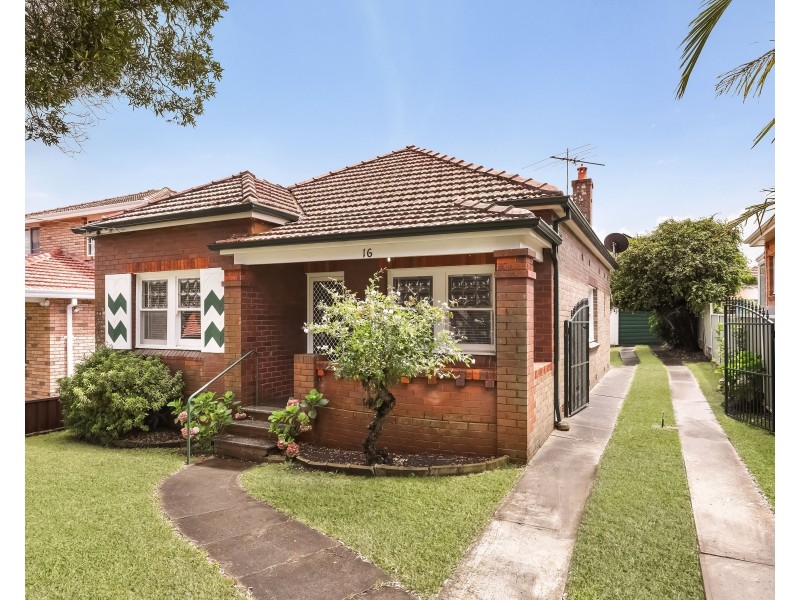 16 Vivienne Street, Kingsgrove NSW 2208