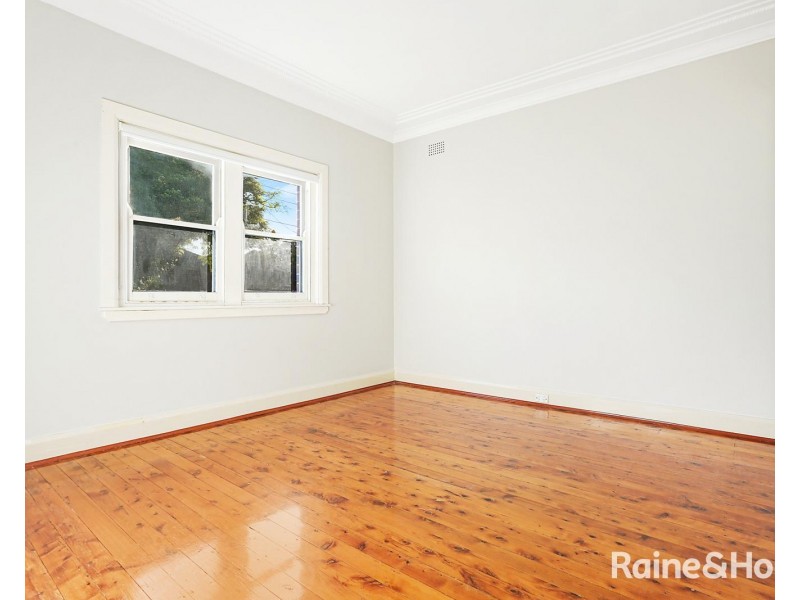 34 Monaro Avenue, Kingsgrove NSW 2208