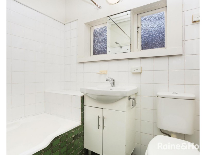 34 Monaro Avenue, Kingsgrove NSW 2208