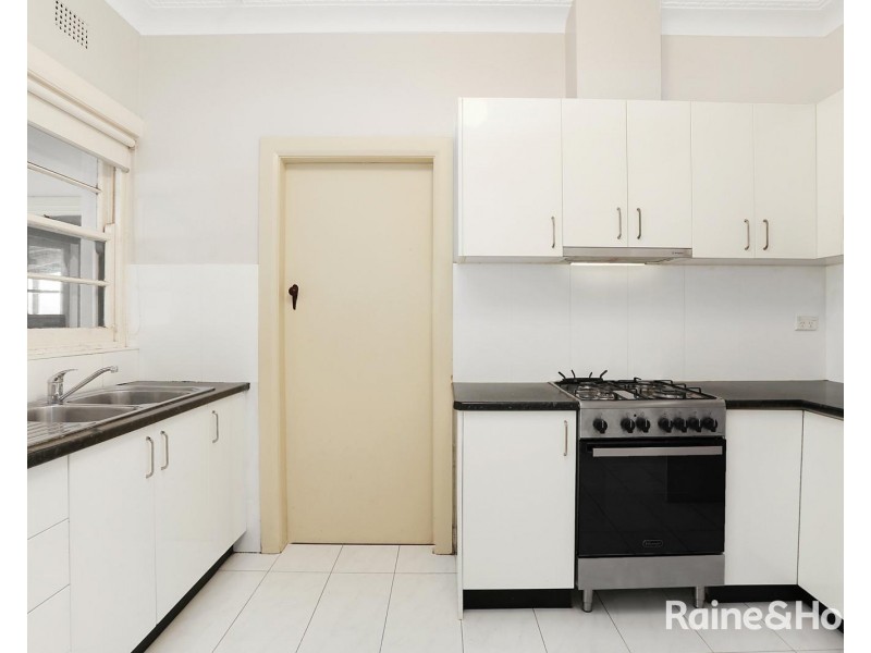 34 Monaro Avenue, Kingsgrove NSW 2208